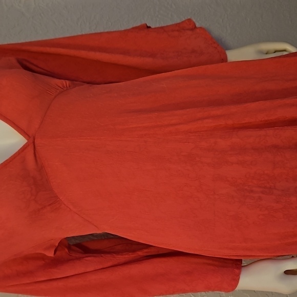 LOVE LIKE SUMMER Hot Pink Assymetric Flare Sleeve Tie Back Sharkbite Dress - Picture 6 of 8